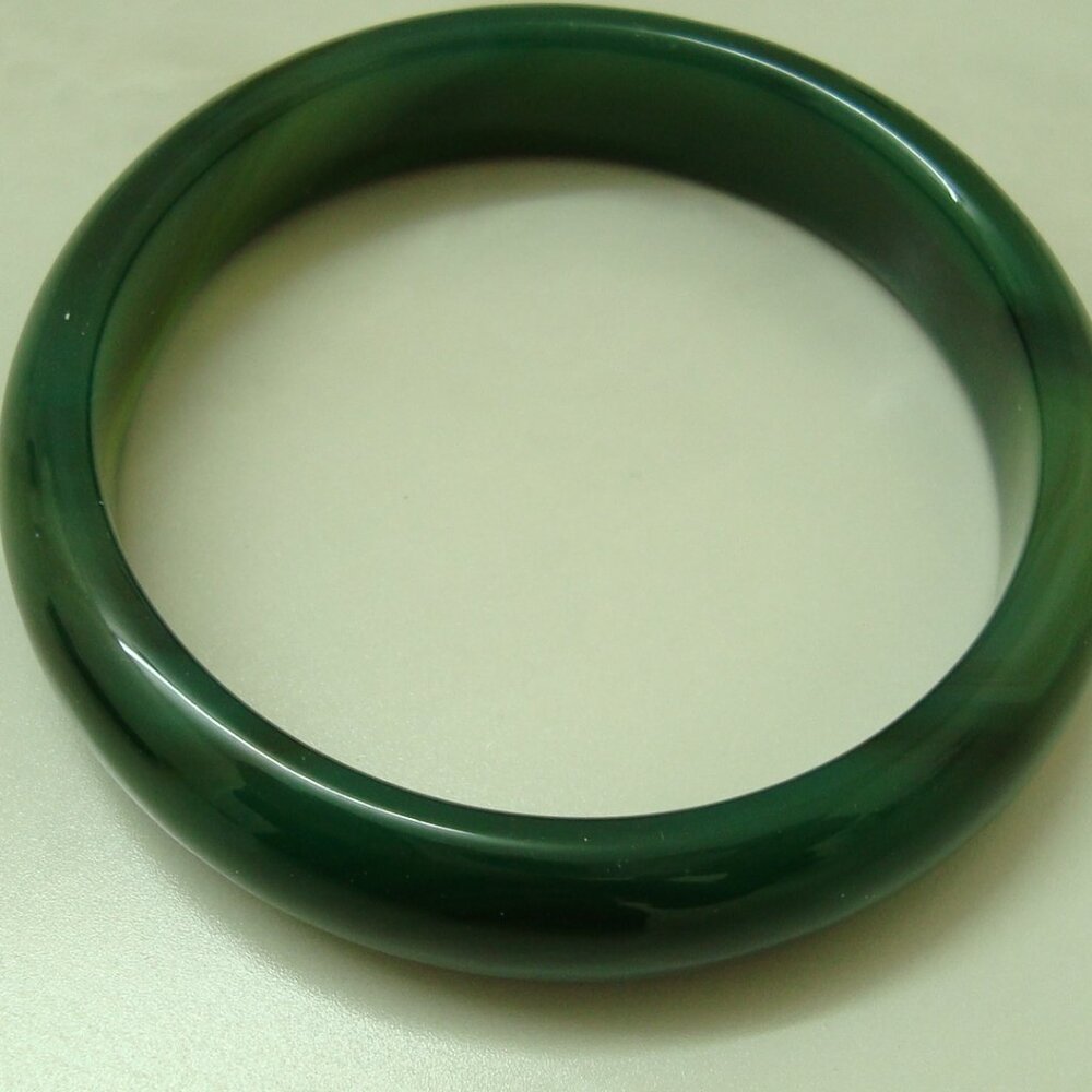 GREEN AGATE BANGLE